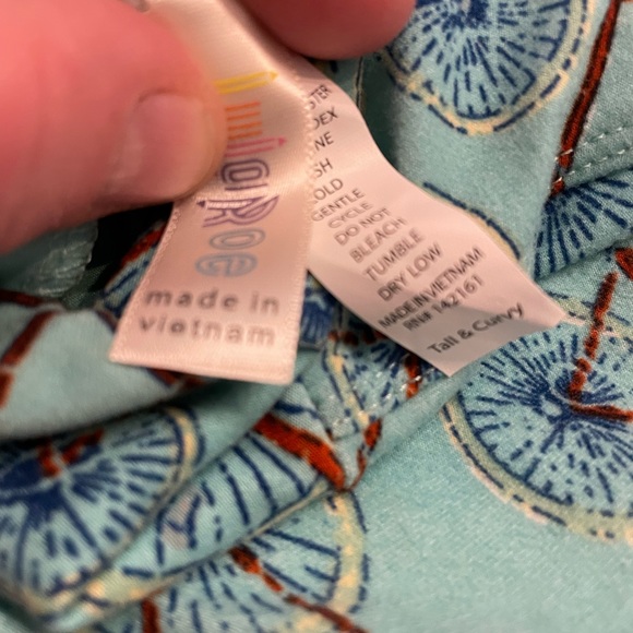 LuLaRoe TC bicycle leggings- like new - Picture 2 of 2